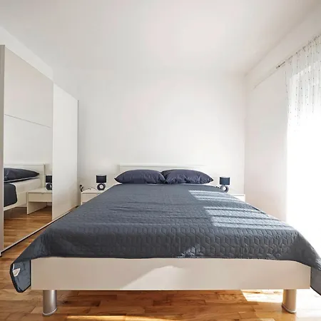 Infinity In - Nord-dalmatien 4*