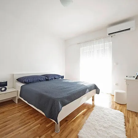 Infinity In - Nord-dalmatien 4*