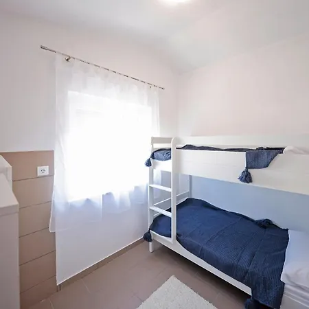 Infinity In - Nord-dalmatien 4*