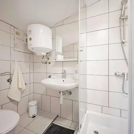 Infinity In - Nord-dalmatien بيت ضيافة فوديس