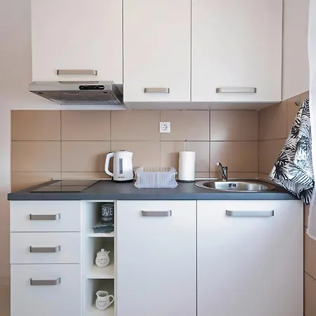 Infinity In - Nord-dalmatien بيت ضيافة فوديس