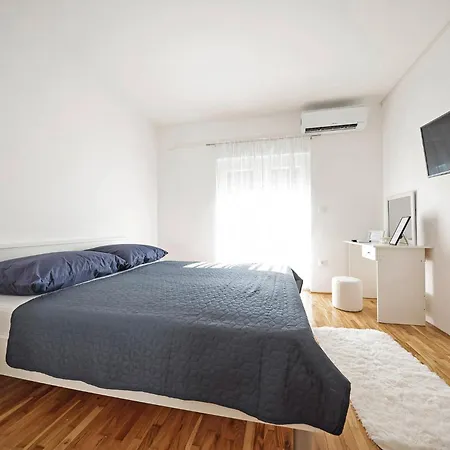 Infinity In - Nord-dalmatien 4* فوديس