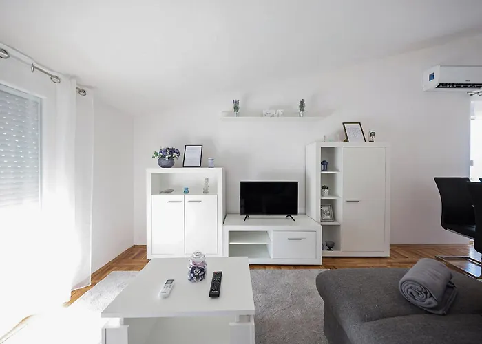 Infinity In - Nord-dalmatien 4*