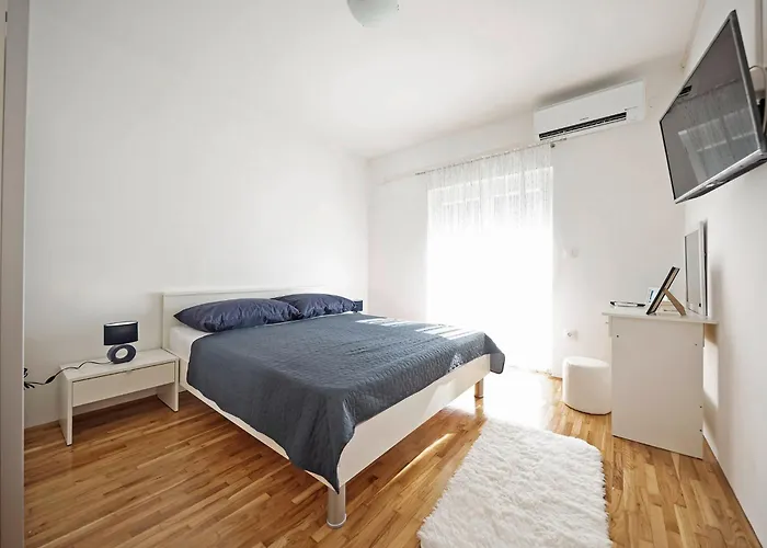 Infinity In - Nord-dalmatien 4*