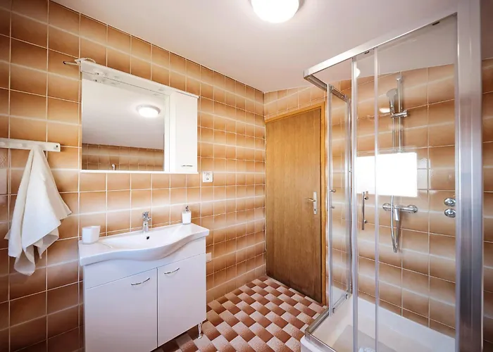 Infinity In - Nord-dalmatien Gasthuis 4*